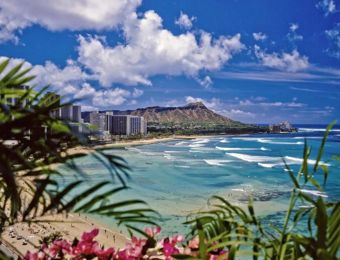 Retro Oasis Hawaiian King Apartment Condo Honolulu United States