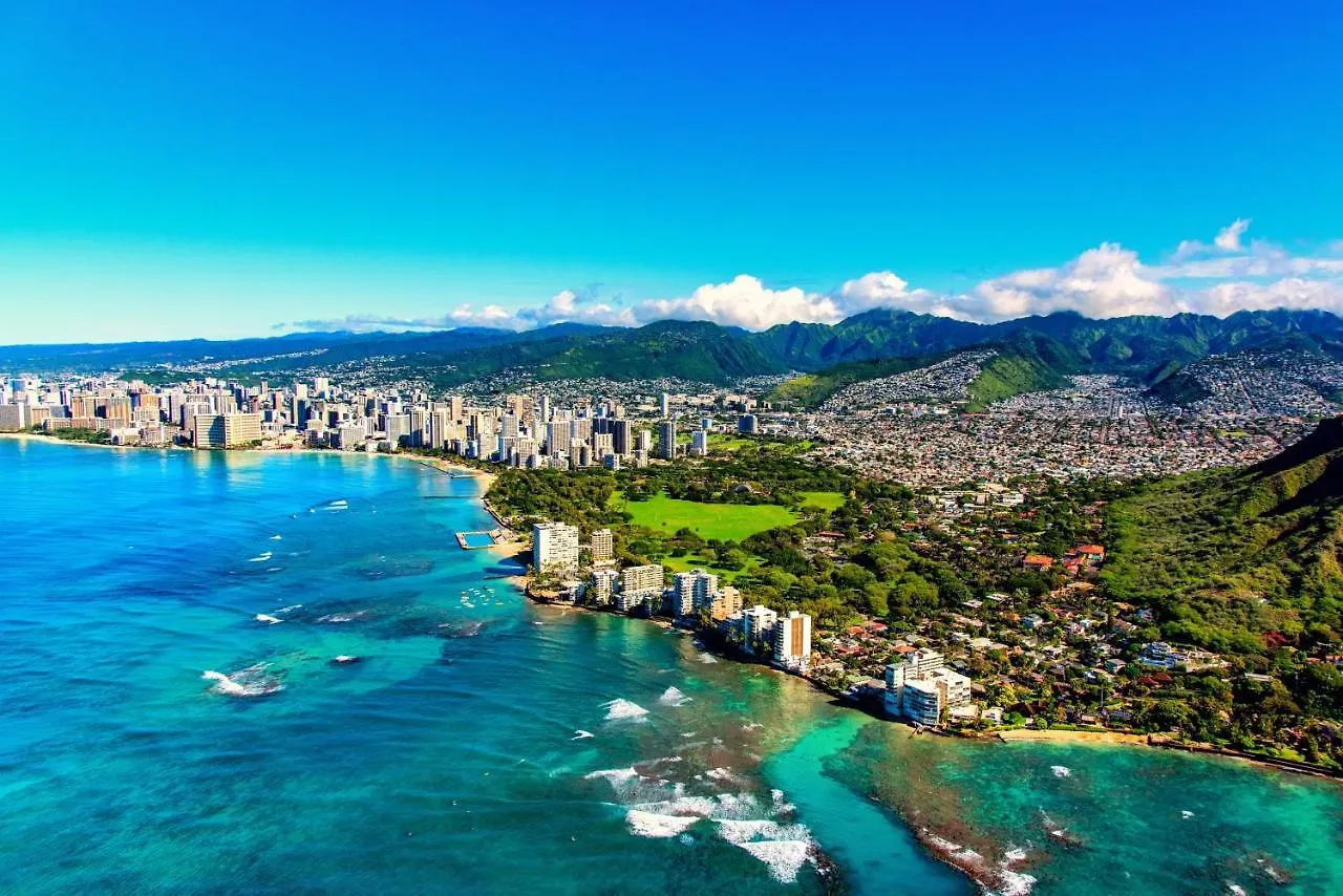 Retro Oasis Hawaiian King Apartment Condo Honolulu United States