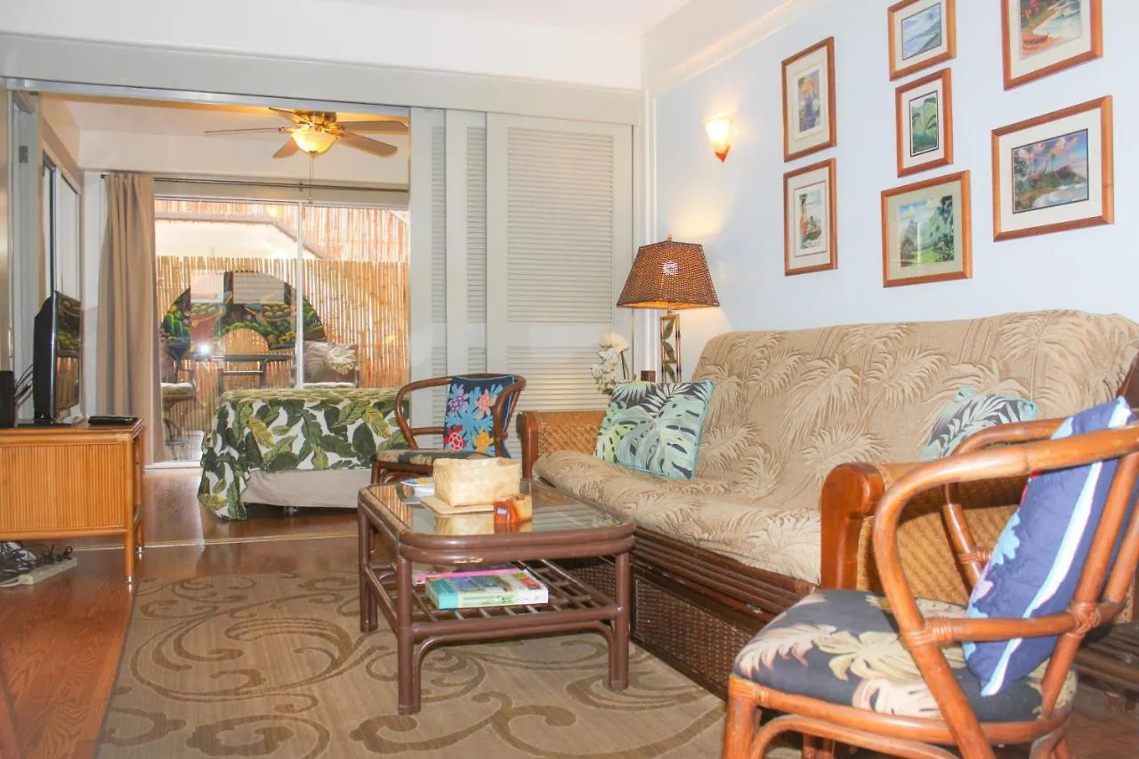 Retro Oasis Hawaiian King Apartment Condo Honolulu