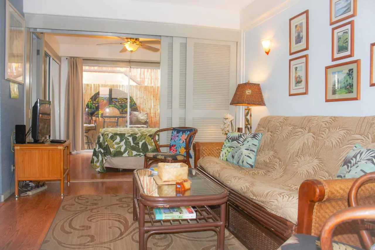 Retro Oasis Hawaiian King Apartment Condo Honolulu