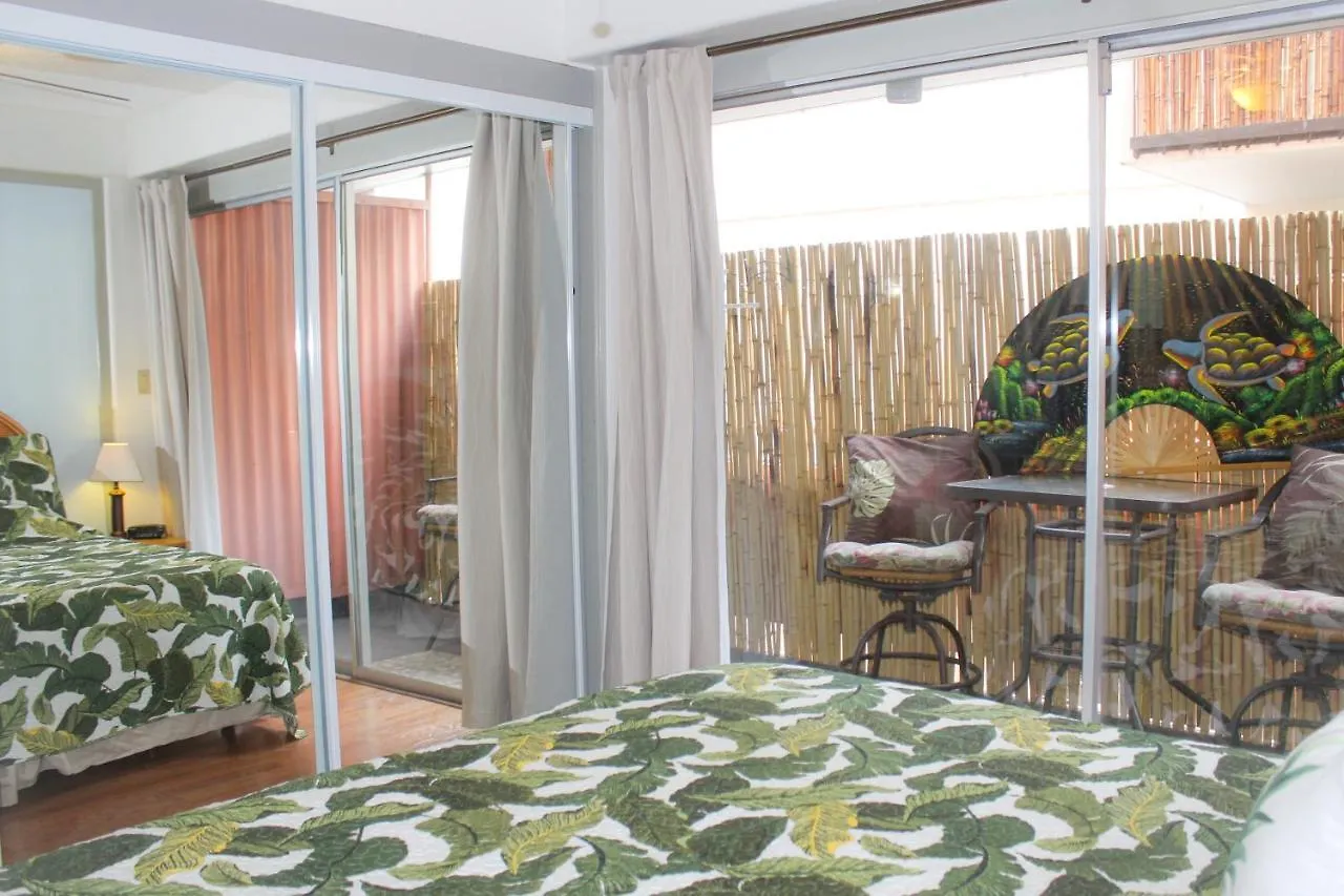 Retro Oasis Hawaiian King Apartment Condo Honolulu